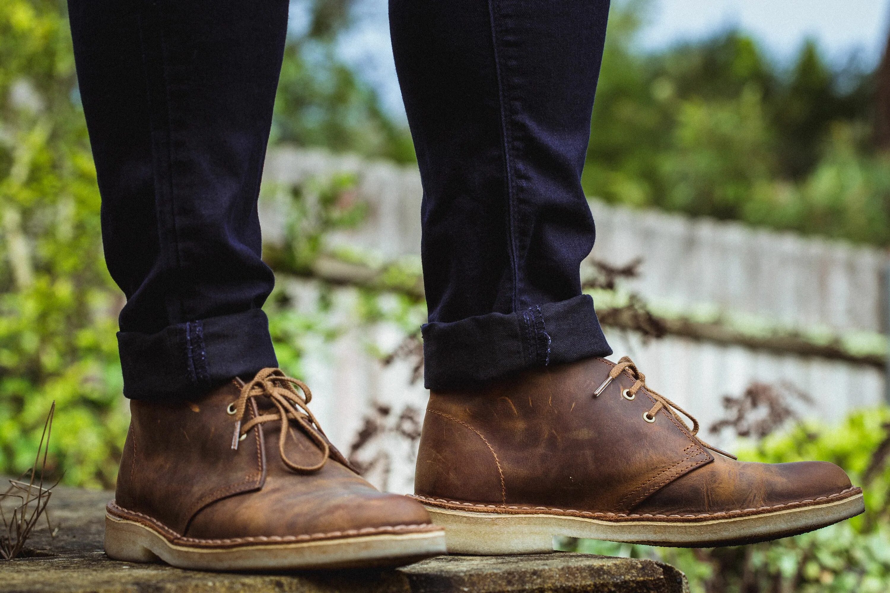Купить ботинки мужские стиль color of sole clarks worn - Google Search Boots outfit men, Mens desert boots, C