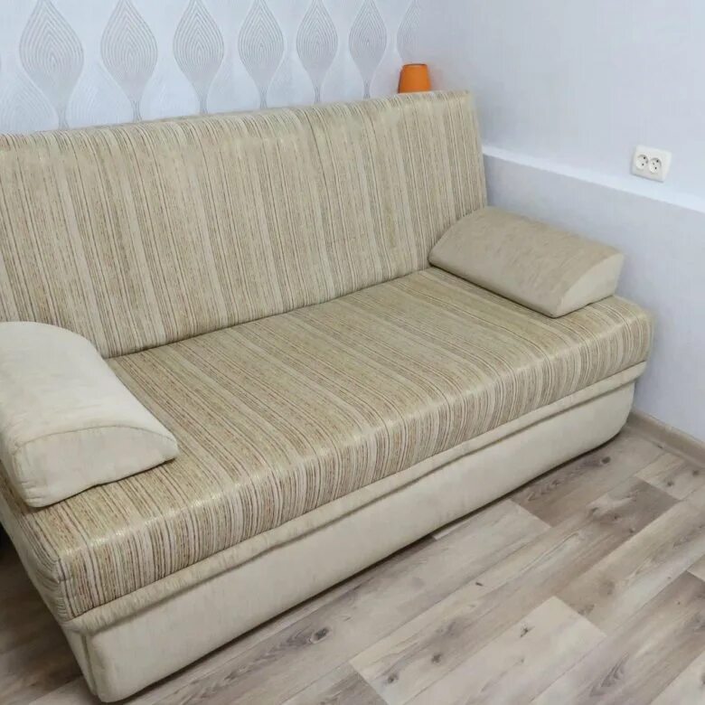 Купить диван на авито фото Диван - купить в Миассе, цена 2 500 руб., продано 20 июля 2019 - Диваны и кресла