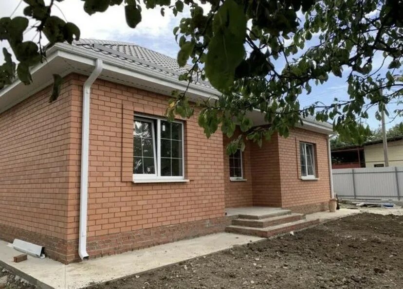 Купить дом под краснодаром с фото Купить дом, 90 м² по адресу Краснодар, 4-й проезд Куликова Поля, 10/3 за 5 450 0