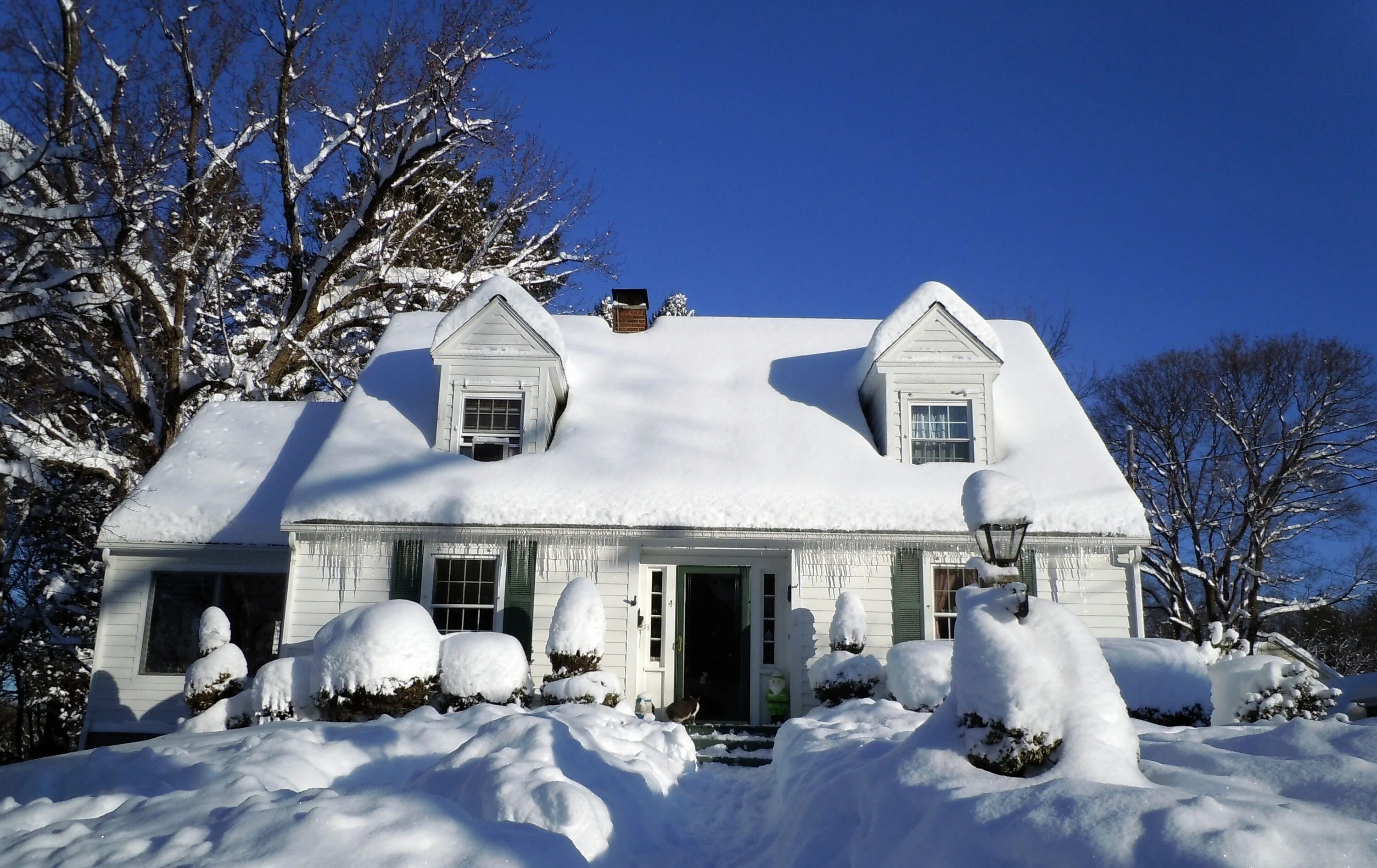 Купить дом зимний фото Can I do exterior painting in the winter? Haus, Zentrum, Kindergarten
