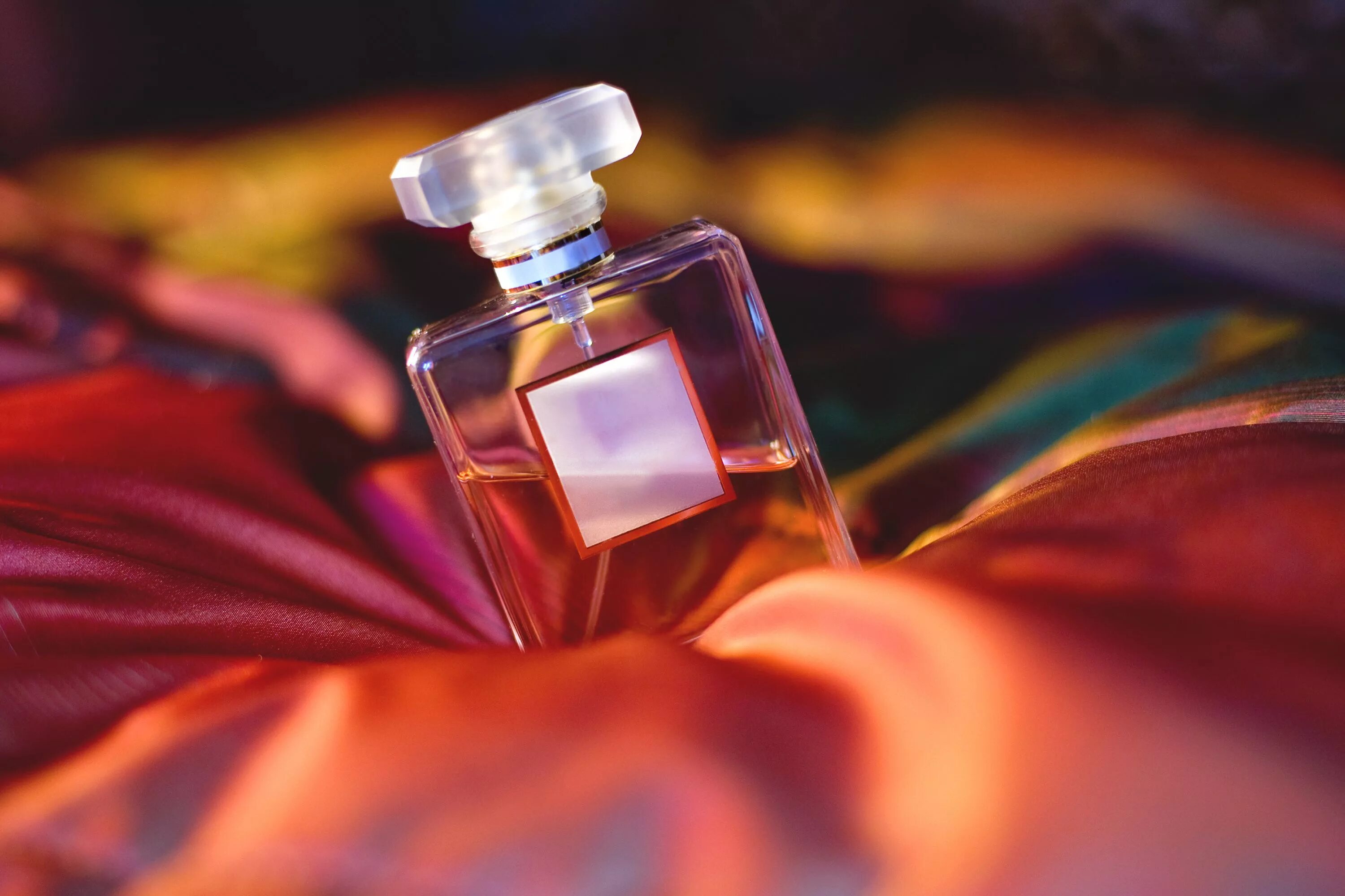Купить духи по фото Духи - Поиск в Google Perfume design, Perfume, Perfume bottles