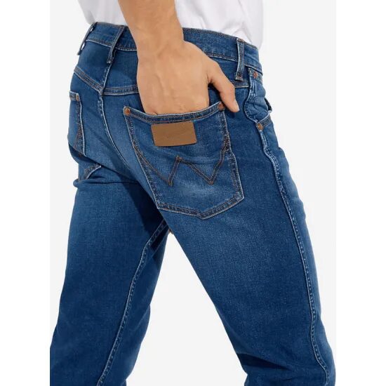 Купить джинсы фото Джинсы WRANGLER W1MZUH924 11MWZ 1 YEAR мужские, цвет синий, размер 33/32 W1MZUH9