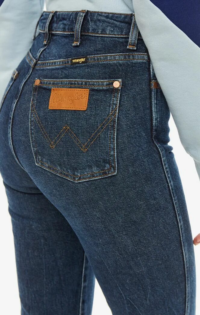 Купить джинсы фото Джинсы женские Wrangler W238WB86X синие 27/30 US - купить в Москве, цены в интер