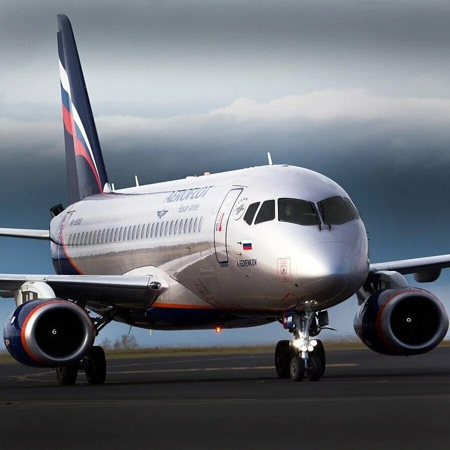 Купить фото самолетов Эксплуатация и обслуживание самолётов SSJ100 в условиях санкций Первым делом сам
