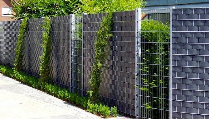 Купить фото сетку для забора Pin von klara auf Schnellgemerkte Pins Sichtschutz garten zaun, Haus zaun design