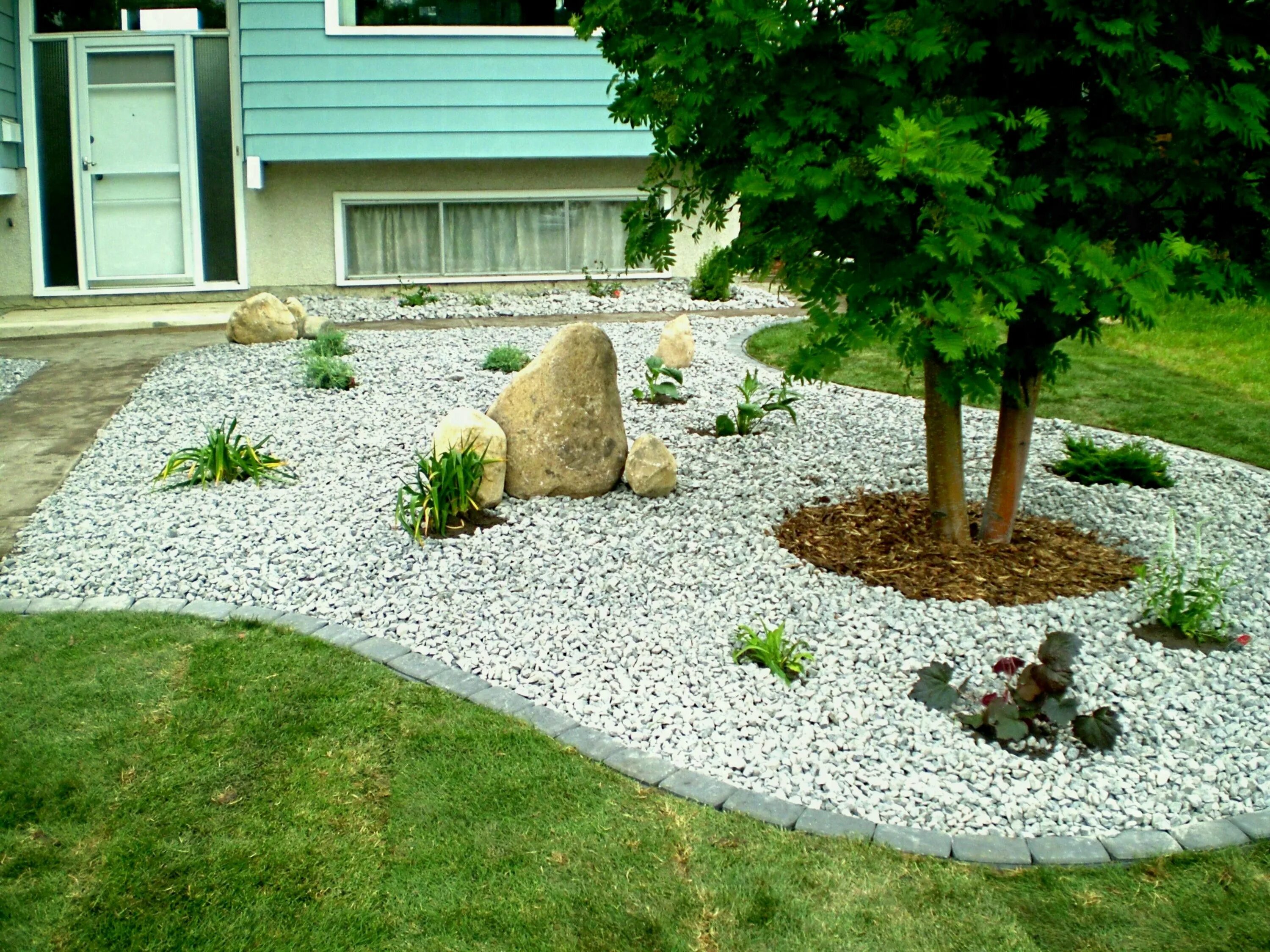 Купить гальку для ландшафтного дизайна Image result for gravel front yard Landscaping with rocks, Stone landscaping, Xe