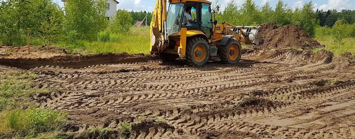 Купить грунт для планировки участка Выравнивание участка под газон - цена услуги под ключ в Москве и Московской обла