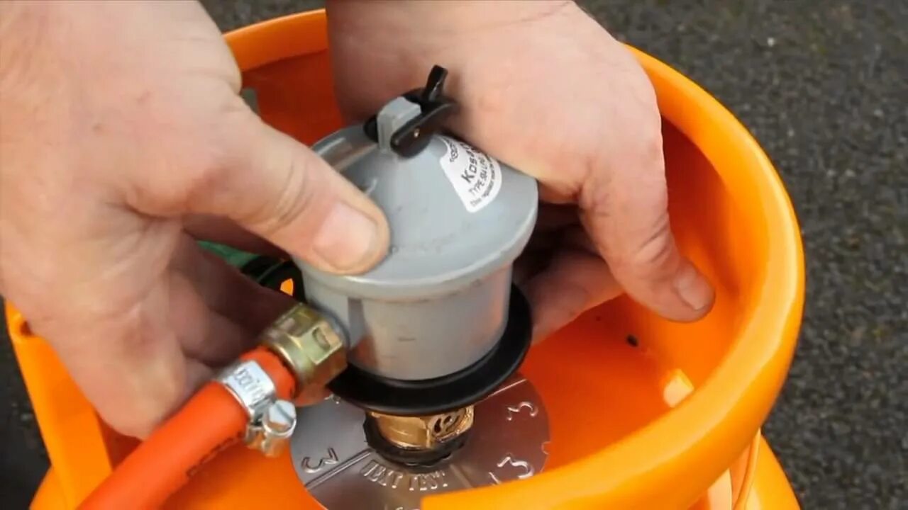 Купить к газовому баллону подключение How to fit a butane gas regulator - YouTube