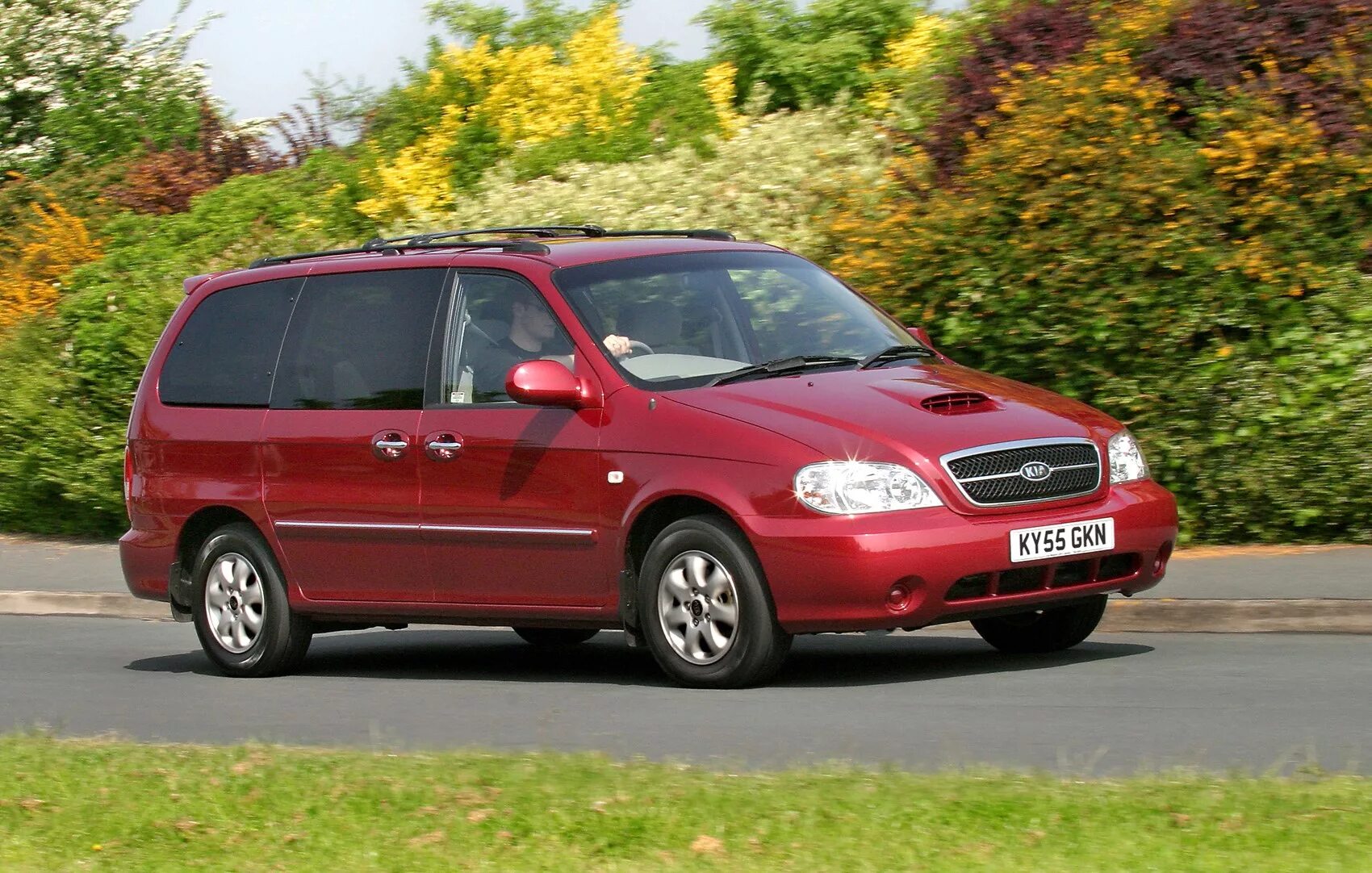 Купить киа карнивал фото Used Kia Sedona Estate (1999 - 2006) Review Parkers