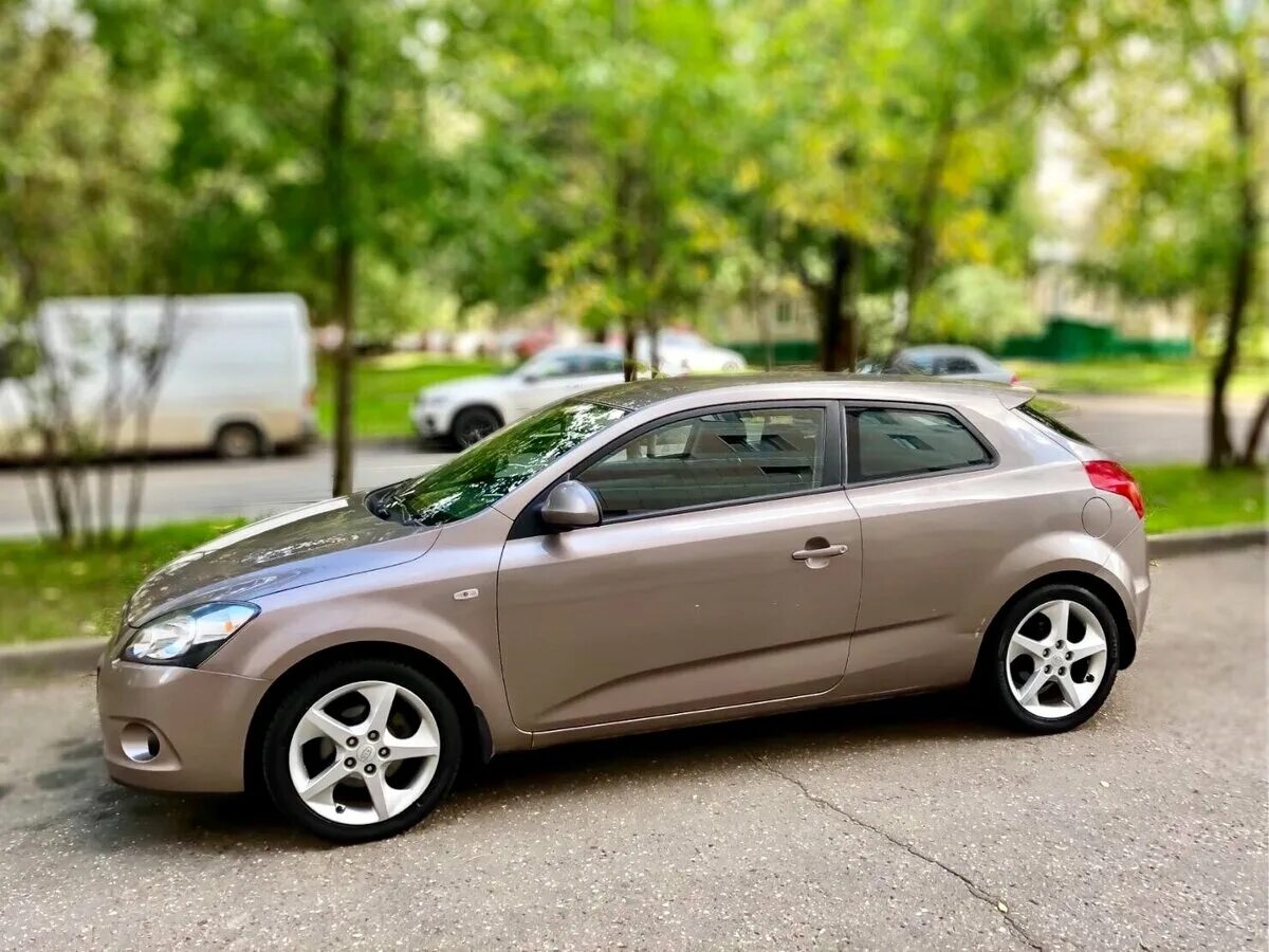 Купить киа сид фото Купить б/у Kia Ceed I 1.6 AT (122 л.с.) бензин автомат в Москве: бежевый Киа Сид