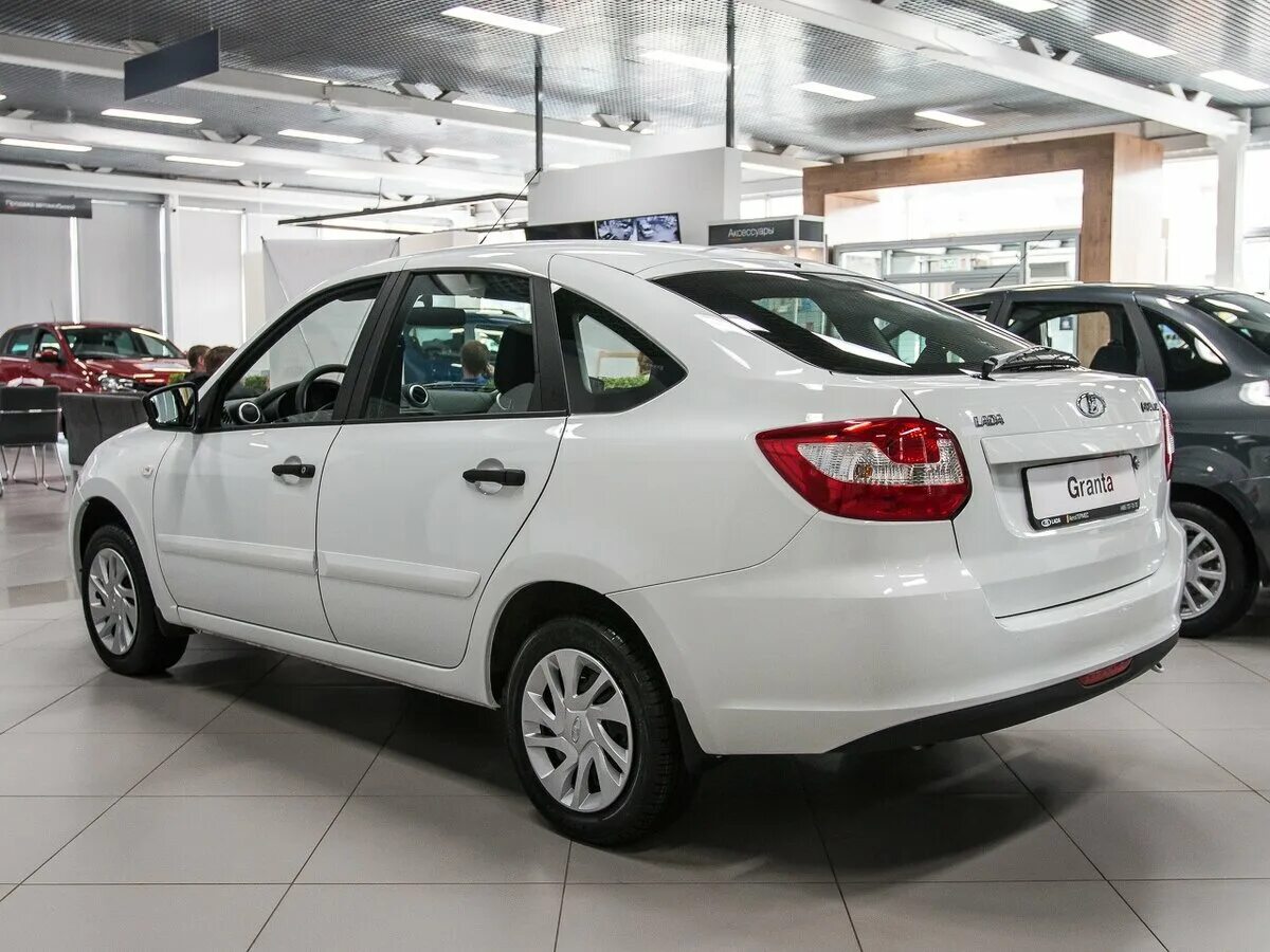 Купить лада гранта фото Купить новый Lada (ВАЗ) Granta I 1.6 MT (87 л.с.) бензин механика в Москве: белы