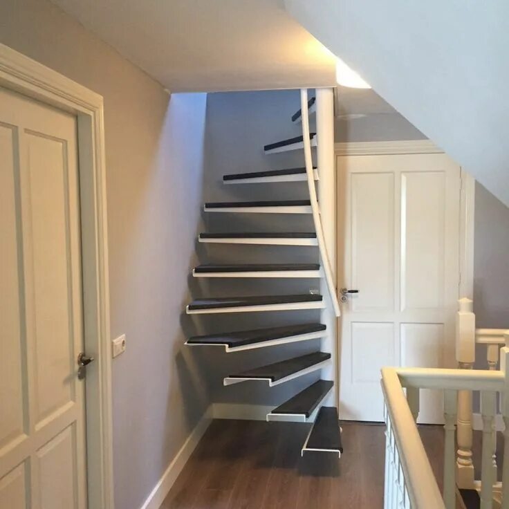 Купить лестница на второй этаж фото Résultat de recherche d'images pour "stairs 1m2" Diy staircase, Staircase design