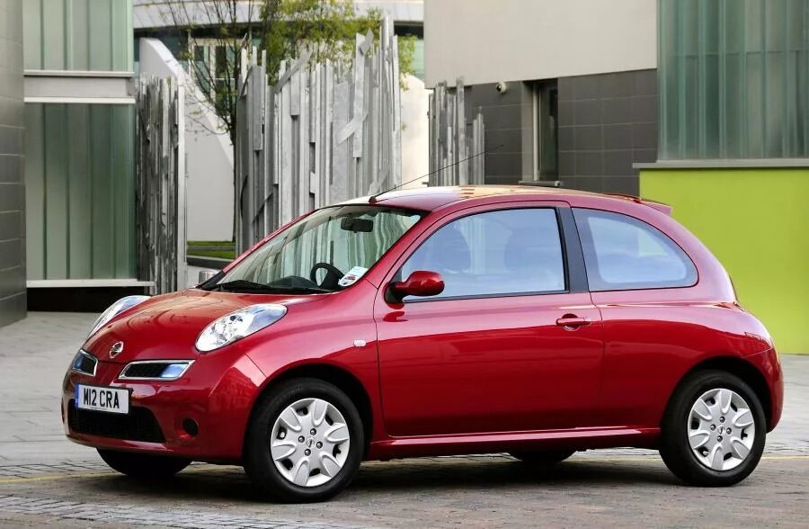 Купить машину автомат фото Nissan Micra 3-Door в кузове K12C 2007 года выпуска для рынка Великобритании и И