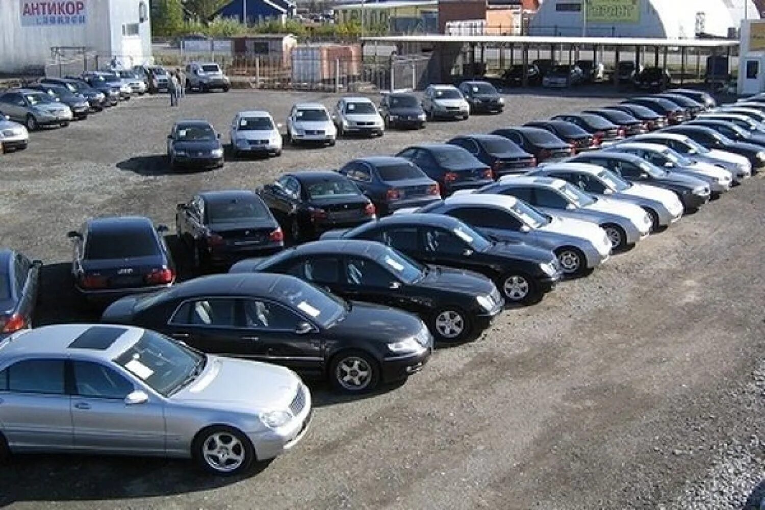 Купить машину б у цена фото В 2013 году российский рынок автопрома сократился на шесть процентов. Россия и м