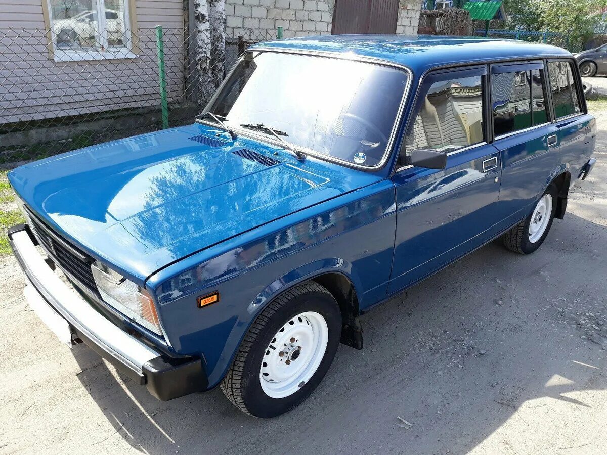 Купить машину бу на авито фото Купить б/у Lada (ВАЗ) 2104 1984-2012 5-speed 1.5 MT (72 л.с.) бензин механика в 