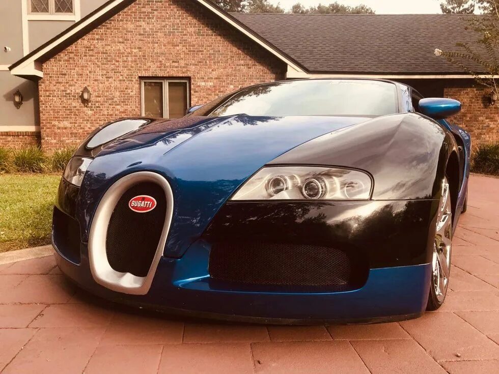 Купить машину цена фото Florida Man Selling Bugatti Veyron for $125,000; It's Actually an '02 Cougar