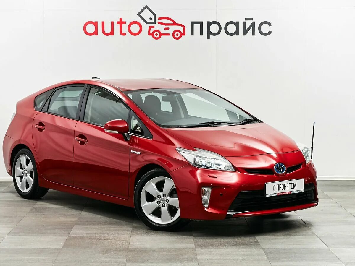 Купить машину в красноярске цена фото Купить б/у Toyota Prius III Рестайлинг (XW30) 1.8hyb AT (99 л.с.) гибрид автомат
