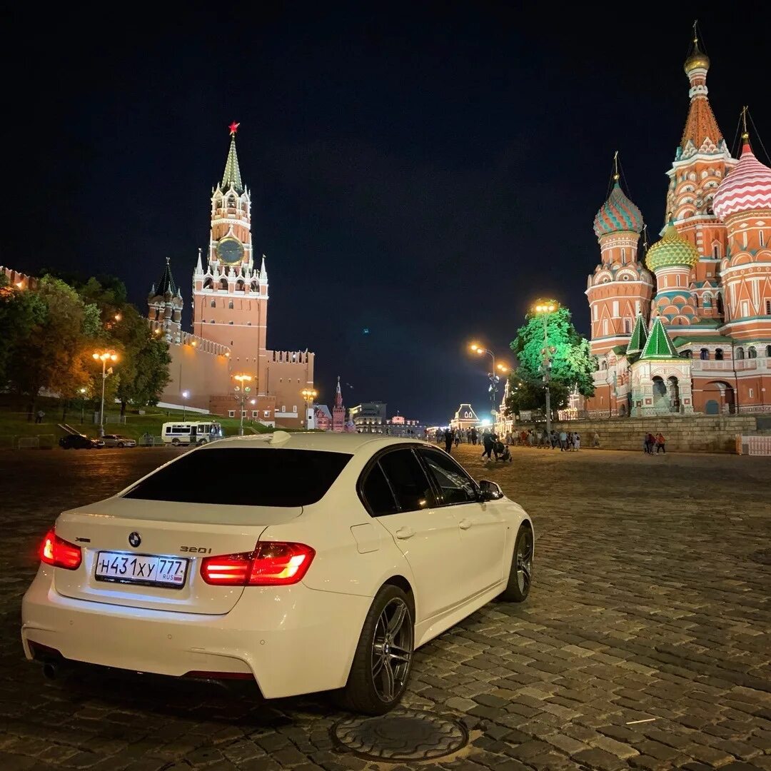 Купить машину в москве фото Снял тонировку. Фото возле МГУ, Кремля и Москва СИТИ. - BMW 3 series (F30), 2 л,