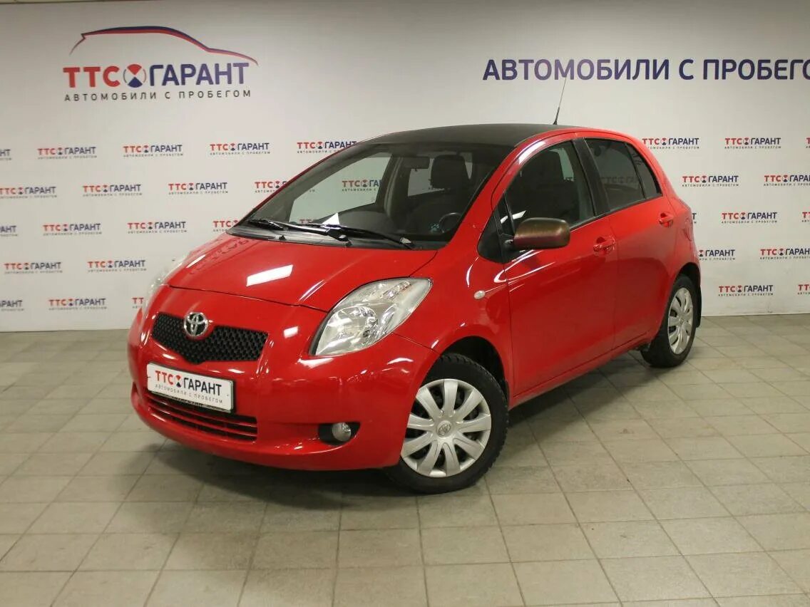 Купить машину в новосибирске с фото Купить б/у Toyota Yaris II 1.3 AT (87 л.с.) бензин автомат в Казани: красный Той