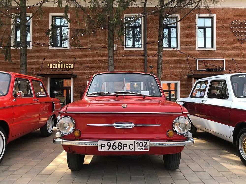 Купить машину в туле фото Десятки советских ретро-автомобилей остановились в Туле