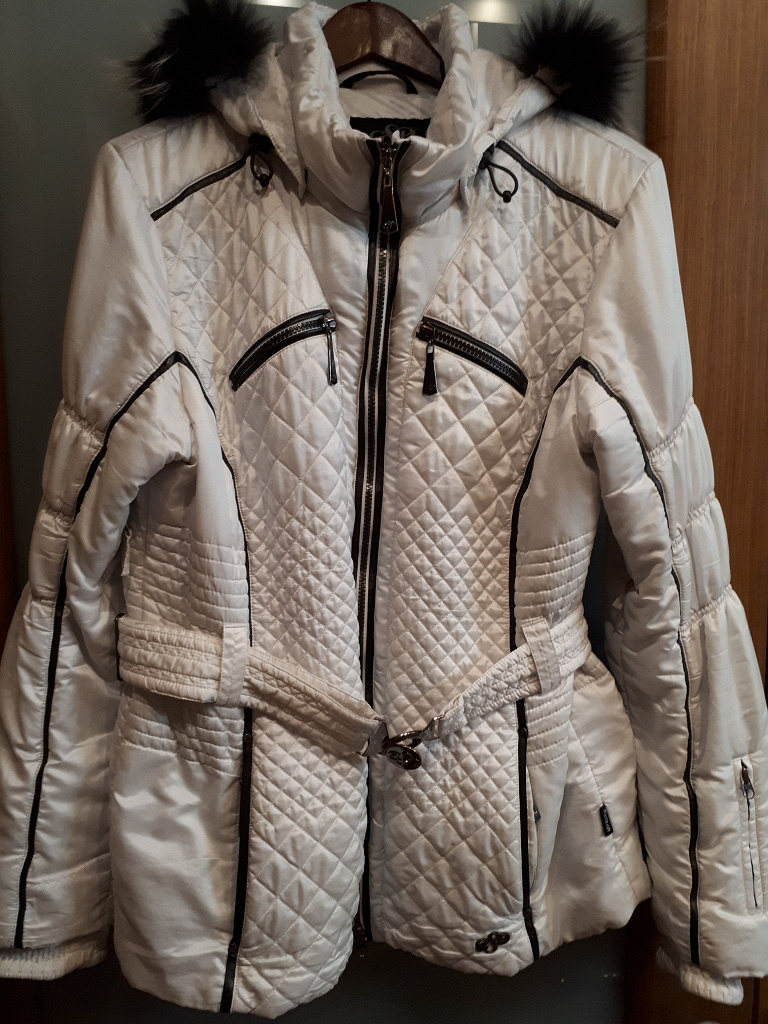 Купить модную куртку женскую на авито Куртка женская р.50 в дар (Москва, Реутов). Дарудар