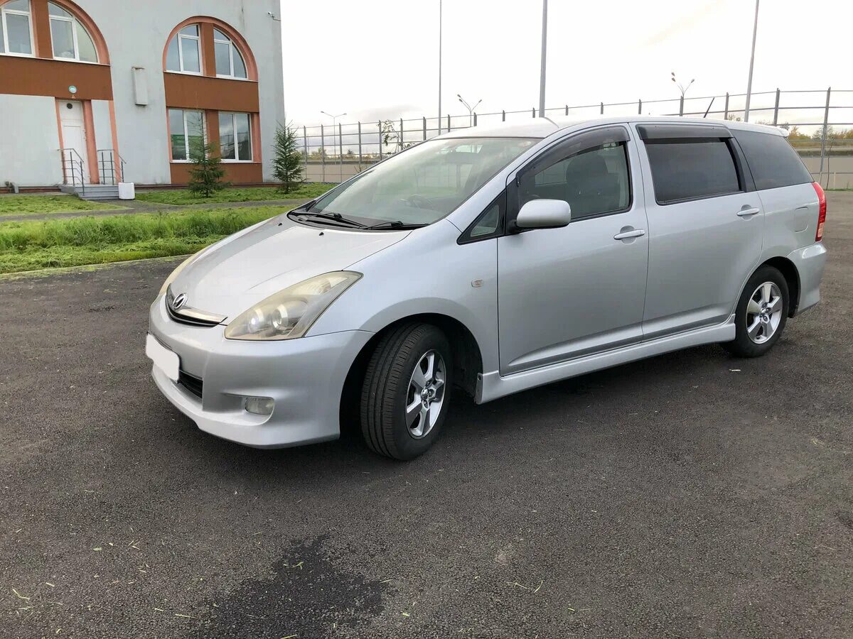 Купить на авито тойоту фото цены Купить б/у Toyota Wish I Рестайлинг 1.8 AT (132 л.с.) бензин автомат в Санкт-Пет