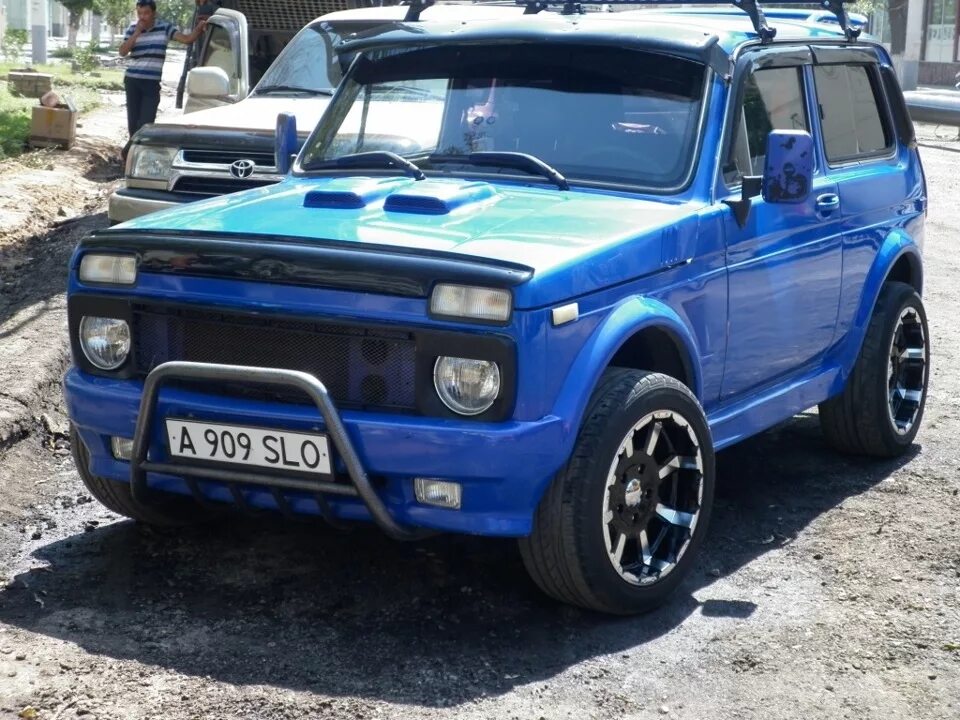 Купить на озоне тюнинг на ниву 2121 Кенгурятник - Lada 4x4 3D, 1,6 л, 1991 года аксессуары DRIVE2