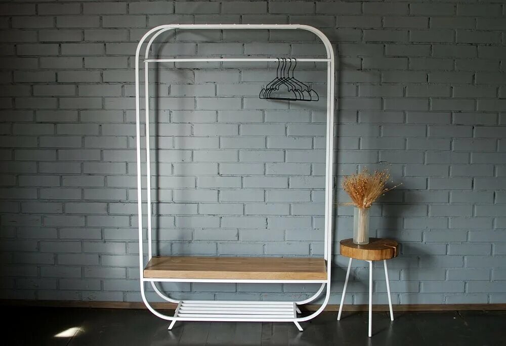 Купить напольную вешалку в стиле лофт Рейл с полкой белый Oak Shelf White 100 - купить за 23290 руб в интернет-магазин