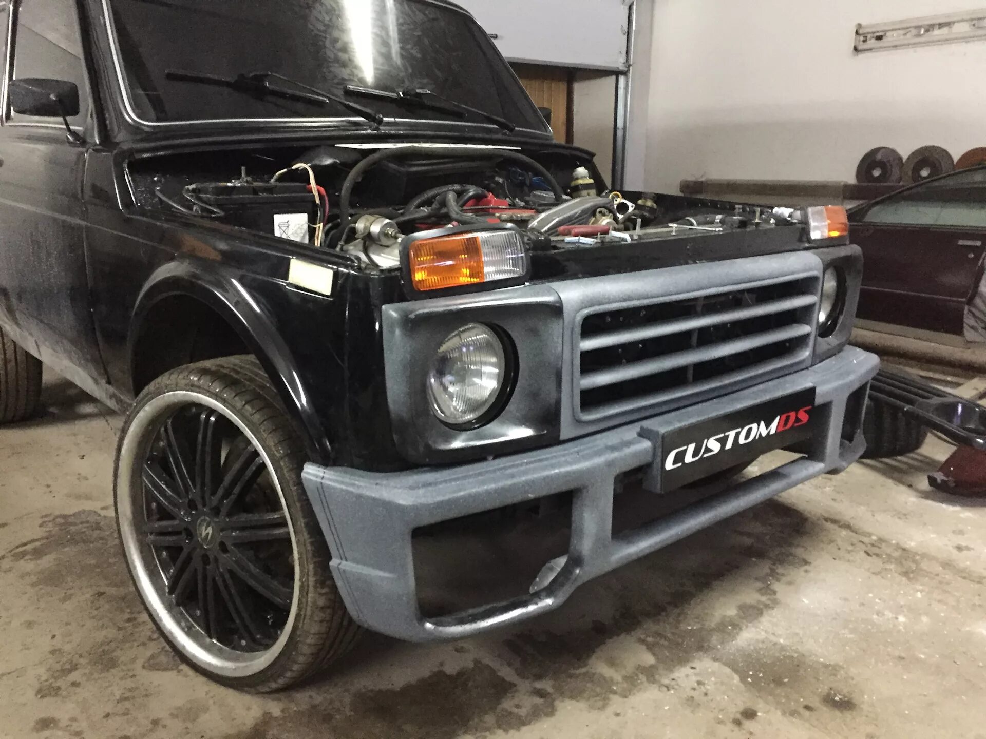 Купить ниву тюнинг запчасти передний бампер AMG - Lada 4x4 3D, 1,8 л, 1994 года тюнинг DRIVE2