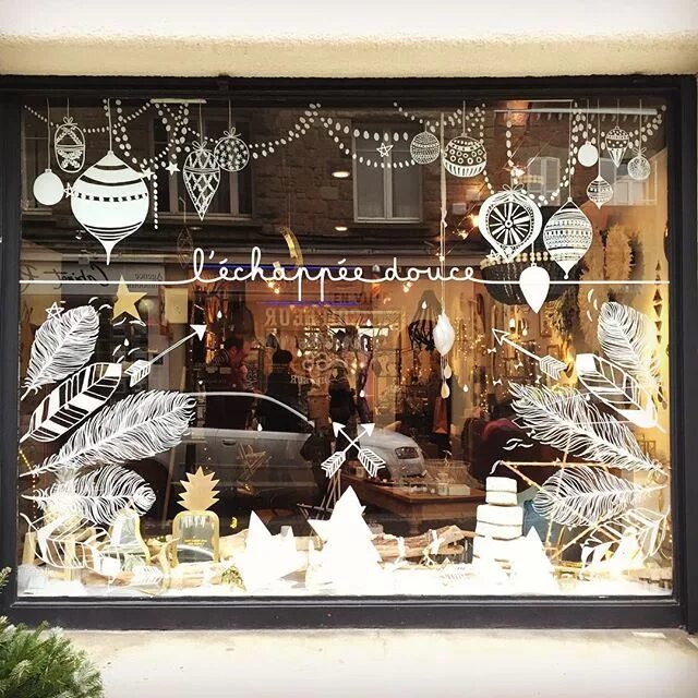 Купить новогодний декор для витрин @poscagallery #dinard #cadeaux #design #deco #posca #dessin #vitrine. Decoration