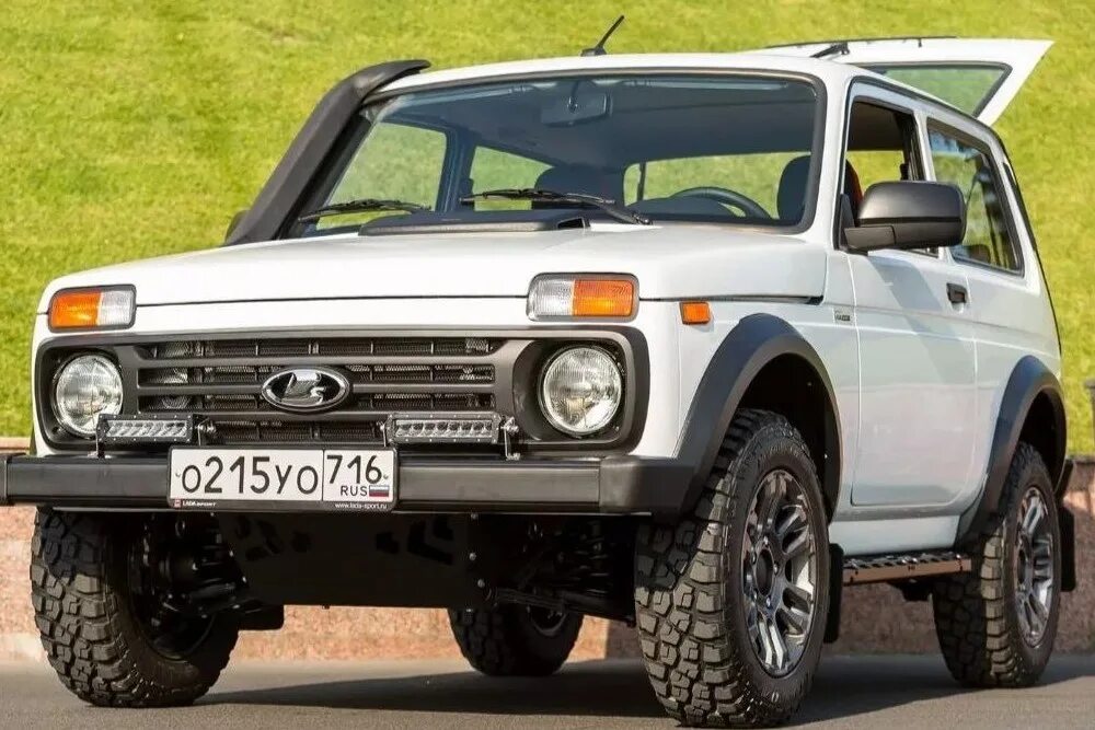 Купить новую ниву фото Первая Lada Niva Sport передана владельцу - Российская газета