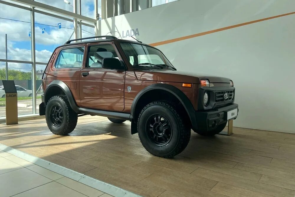 Купить новую ниву фото "Экстремальная" Lada Niva Legend: "живые" фото и цена - Российская газета