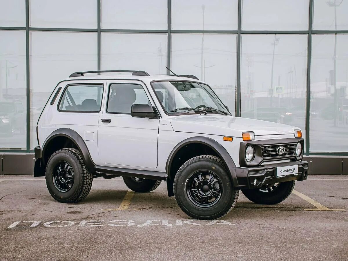 Купить новую ниву фото Купить новый Lada (ВАЗ) Niva Legend 2021-2024 Bronto 1.7 MT (83 л.с.) 4WD бензин