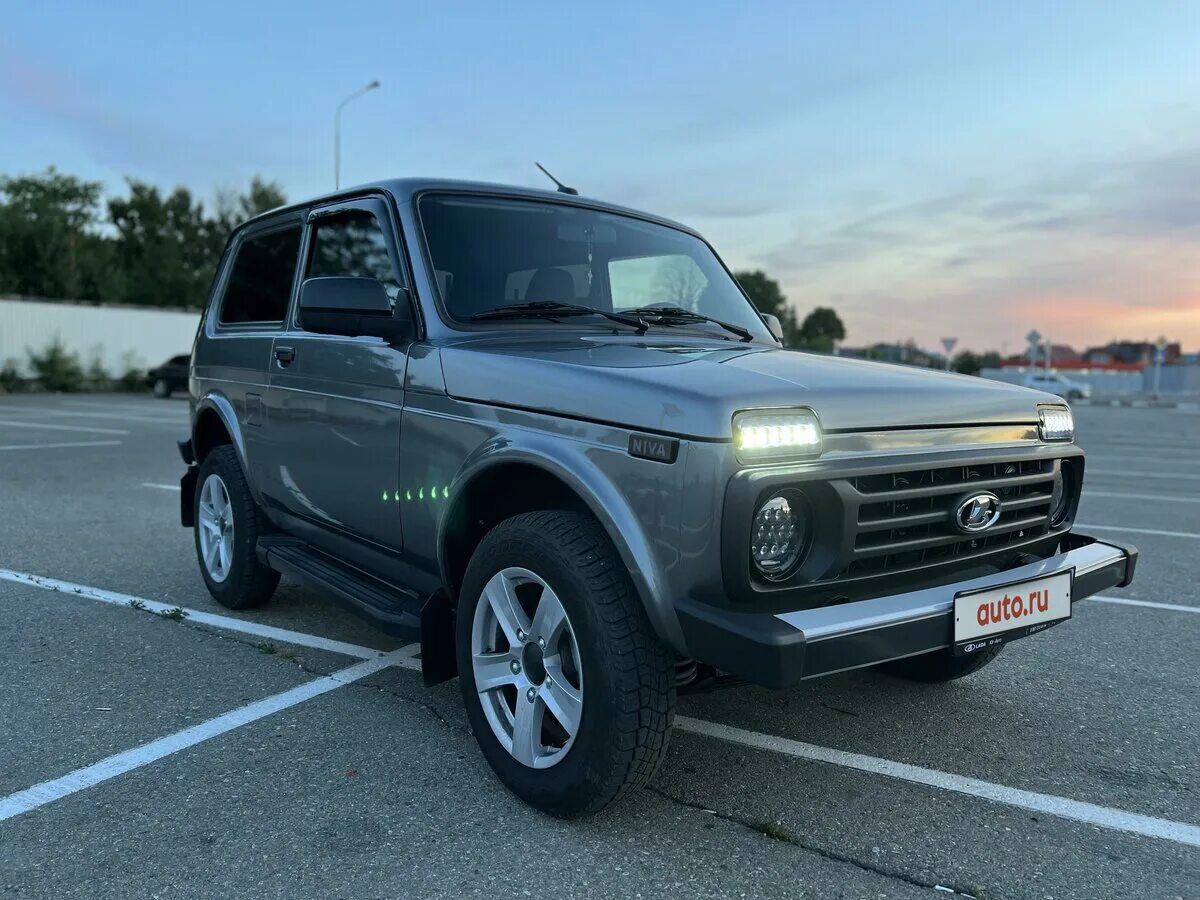 Купить новую ниву фото Купить б/у Lada (ВАЗ) Niva Legend 2021-2024 1.7 MT (83 л.с.) 4WD бензин механика