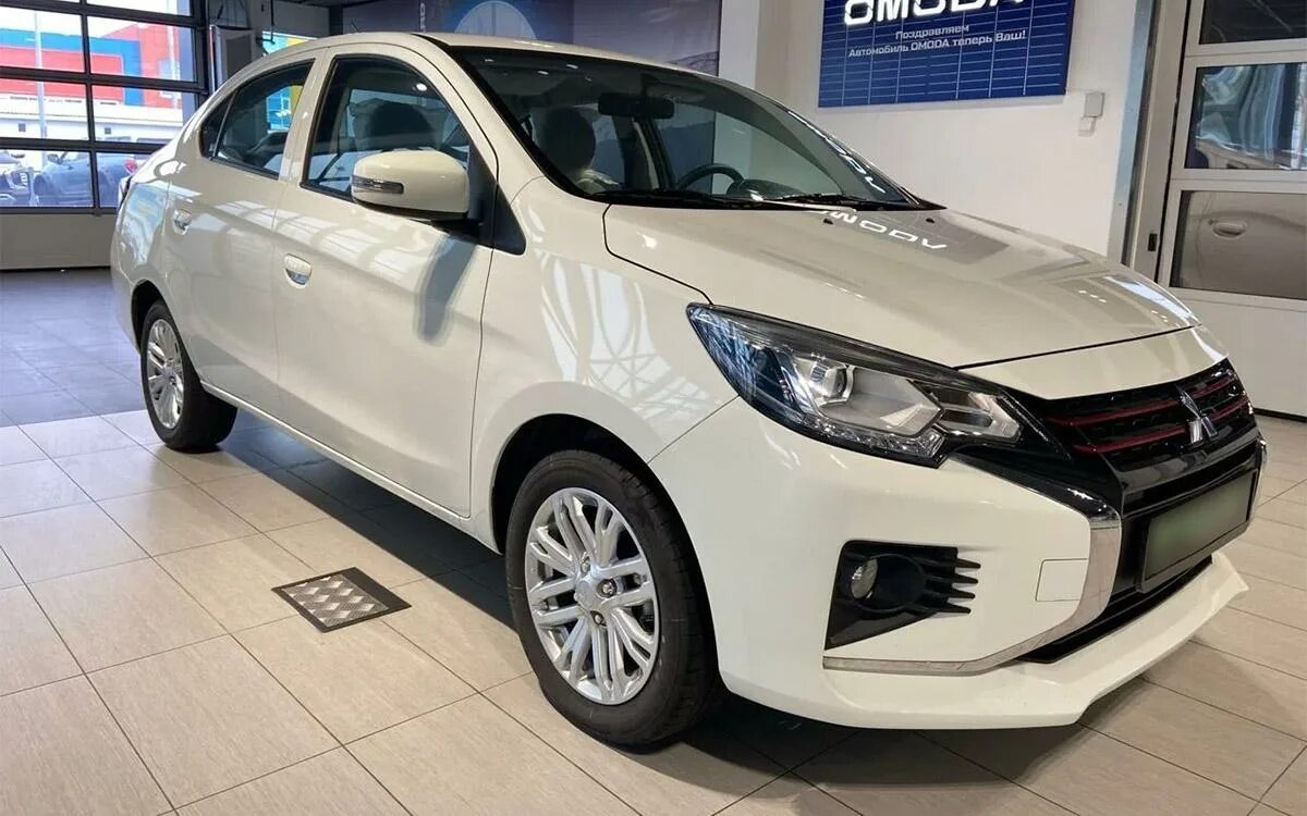 Купить новый автомобиль цена фото В Россию привезут Mitsubishi Attrage. Седан станет конкурентом Lada Granta :: Au