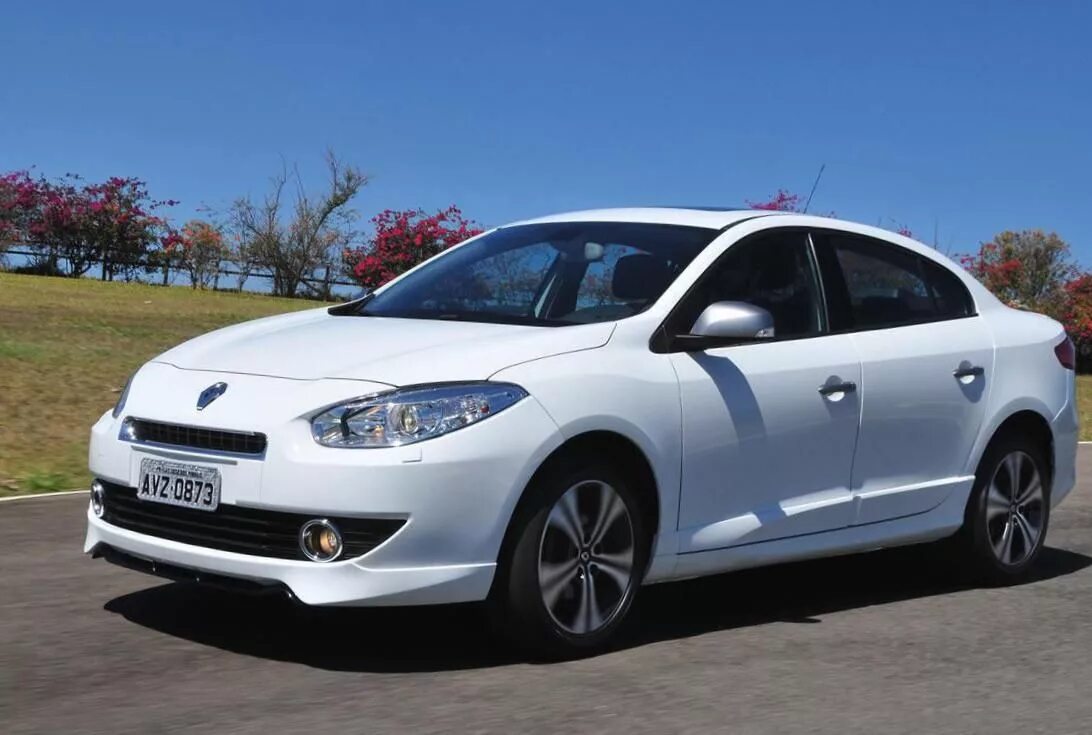 Купить обвес тюнинг на рено флюенс Renault Fluence Photos and Specs. Photo: Fluence Renault approved and 25 perfect