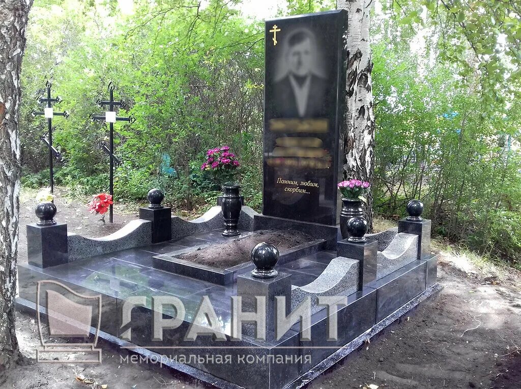 Купить памятник в пензе фото Granit. Izgotovleniye Pamyatnikov, production of tombstones, Penza, Stroiteley A