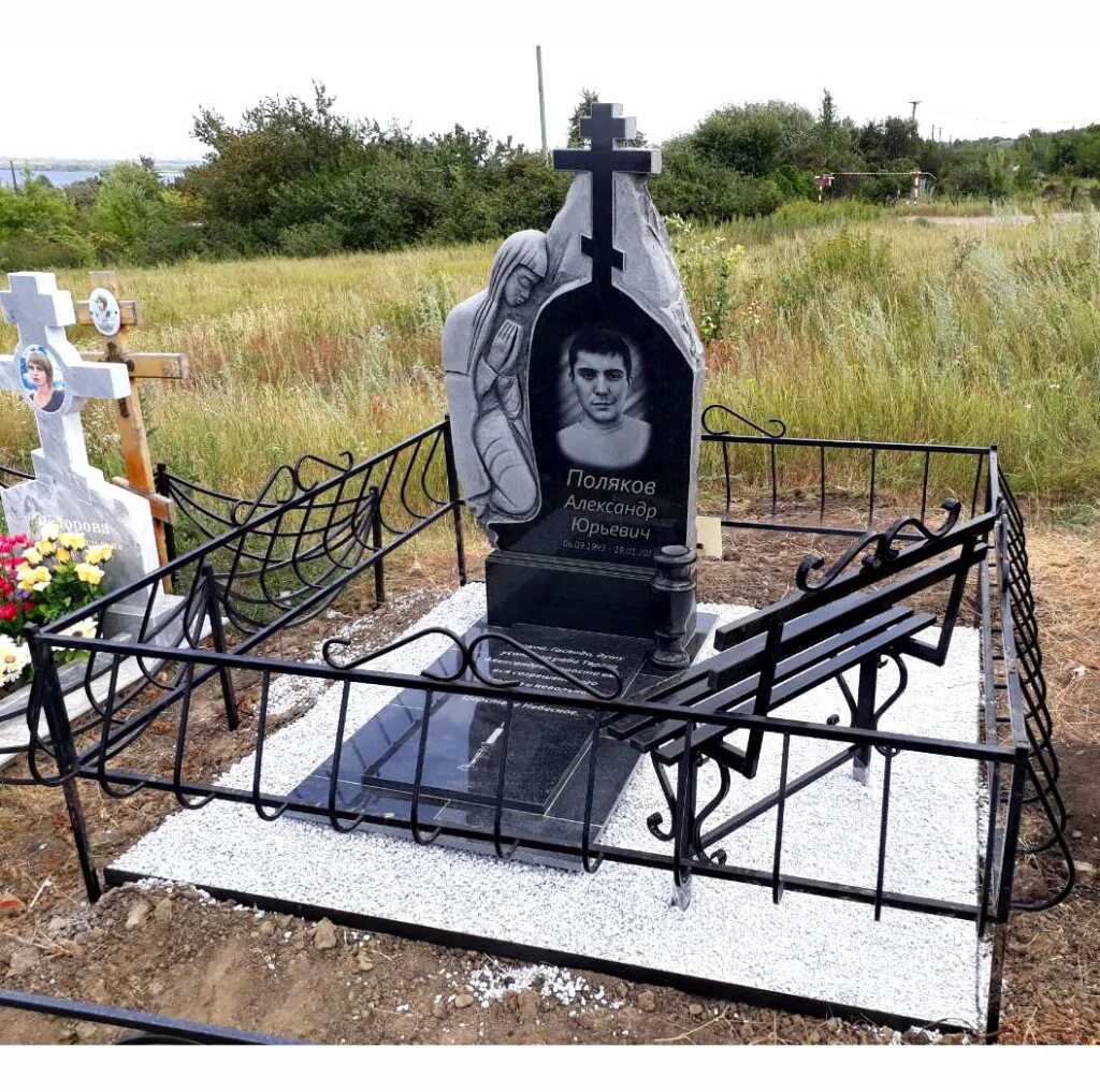 Купить памятник в пензе фото Купить памятник для брата в Москве по доступной цене на "Ритуал-1"