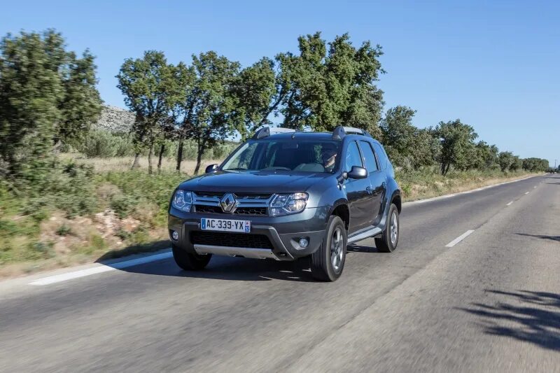 Купить рено дастер полный привод цена фото Компания Renault объявила цену на полноприводный Duster Автомобильный портал 5 К