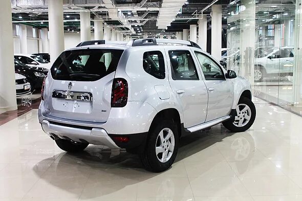 Купить рено дастер полный привод цена фото Купить Renault Duster 2 механика, 2015 г., пробег 0 км, цена 671000 руб - продаж
