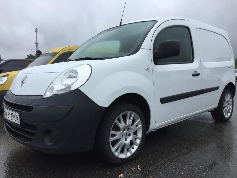 Купить рено фото Будка на стиле - Renault Kangoo (2G), 1,5 л, 2011 года колёсные диски DRIVE2