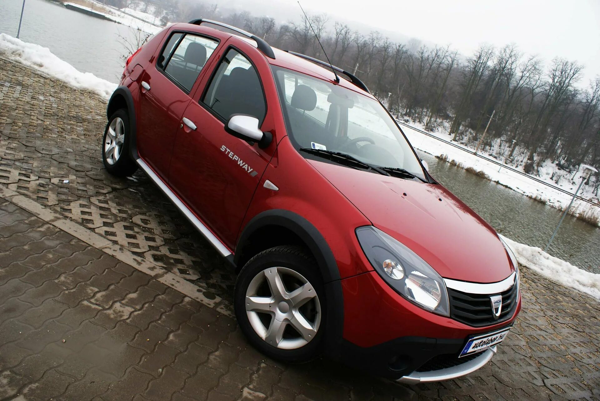 Купить рено сандеро фото Фото Рено Сандеро Степвей 2010 (38)