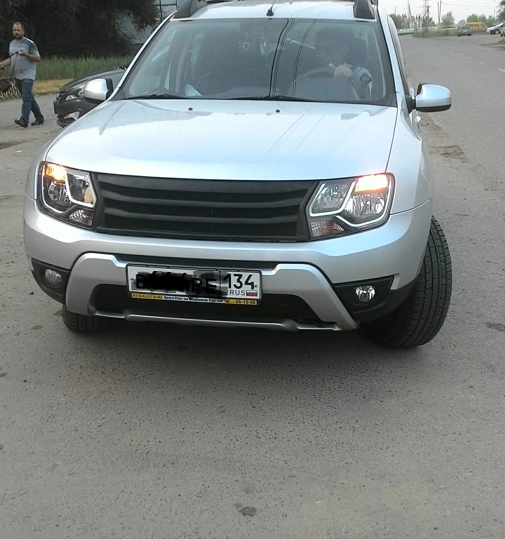 Купить решетку радиатора дастер тюнинг Решетка радиатора - Renault Duster (1G), 2 л, 2015 года аксессуары DRIVE2