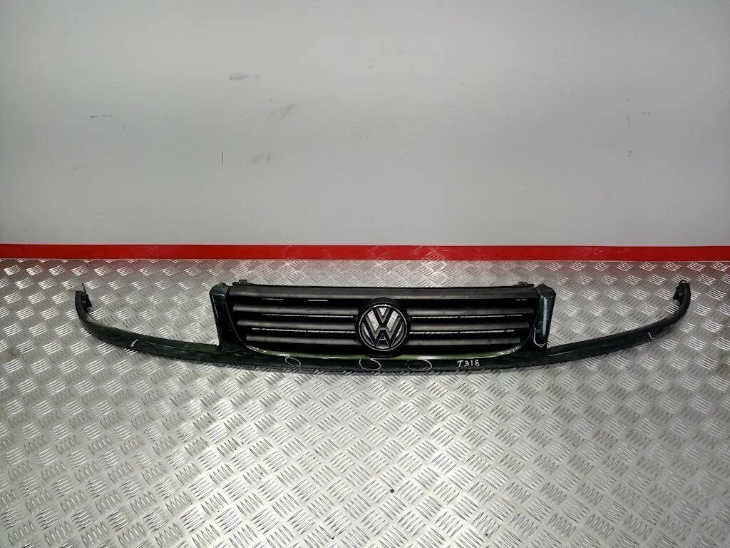 Купить решетку радиатора пассат б3 в тюнинге 3A0853653C Решетка радиатора Volkswagen Passat 4 (1993-1997) 1996 купить бу Z165