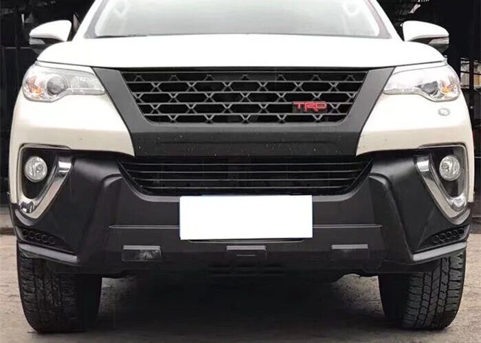 Купить решетку радиатора тойота фортунер 2 тюнинг Решетка радиатора на Toyota Fortuner 2017+ TRD 2019 AutoGlobalSPB - Тюнинг для я