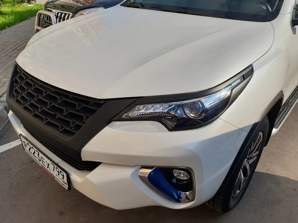 Купить решетку радиатора тойота фортунер 2 тюнинг морду в черный :) - Toyota Fortuner (2G), 2,8 л, 2018 года стайлинг DRIVE2
