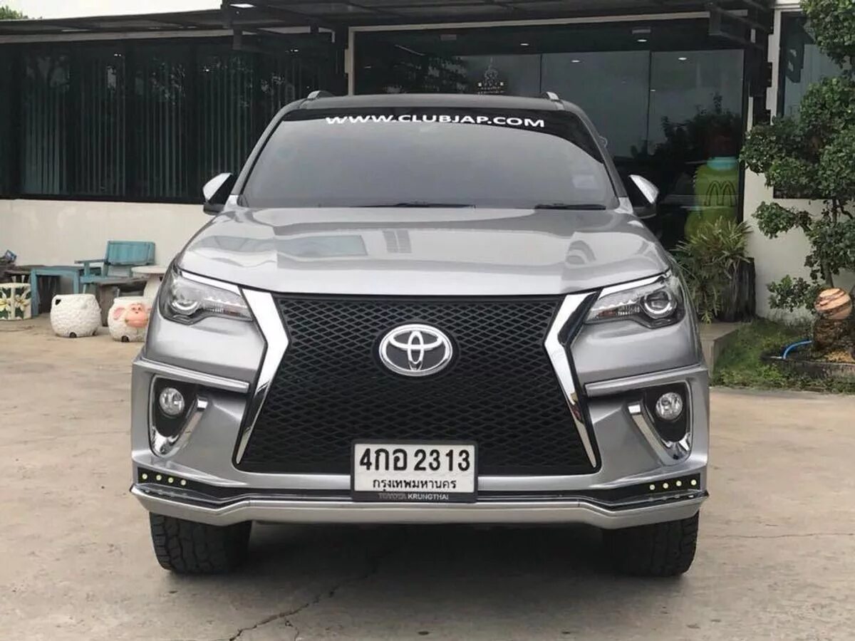 Купить решетку радиатора тойота фортунер 2 тюнинг Решетка радиатора toyota fortuner LkbAuto.ru