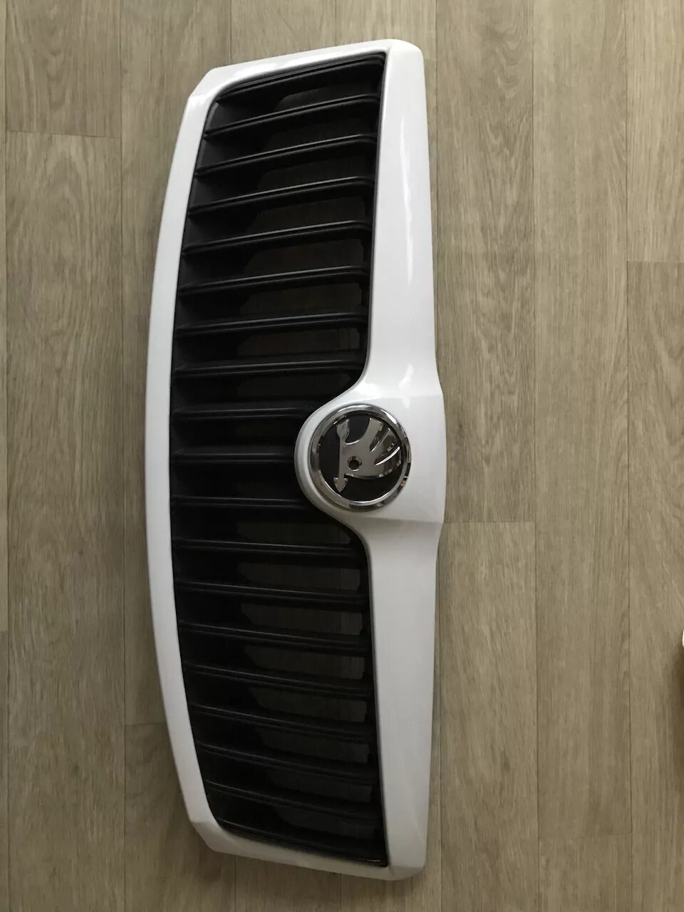 Купить решетку радиатора тюнинг шкода Перекрасил решетку радиатора - Skoda Octavia A5 Mk2, 1,4 л, 2011 года стайлинг D