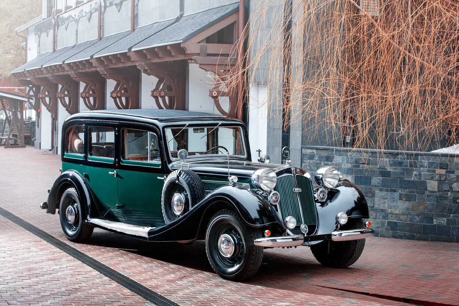 Купить ретро фото 1938 Horch 951 Pullman-Limousine. Rot/Schwarz (Project Master 43) 1:43 - Сообщес
