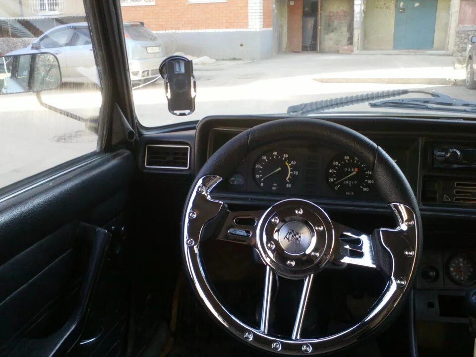 Купить руль на 2107 тюнинг Спортивный руль - Lada 21073, 1,5 л, 1999 года аксессуары DRIVE2